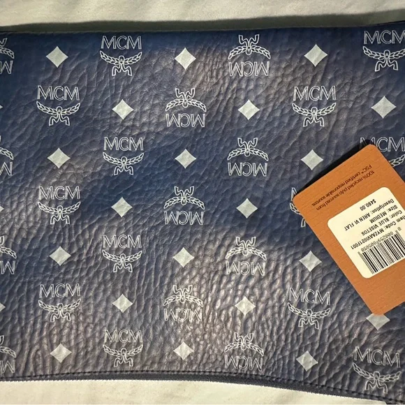 Aren Crossbody Pouch In Visetos pristine condition - Picture 4 of 12